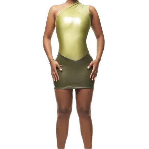 NEW Coucoo Green Mini Skirt Medium - Picture 1 of 8